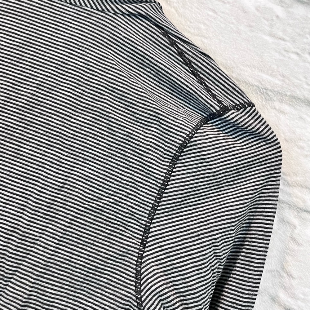 Lululemon Size 4 Radiant Long Sleeve Tonka Stripe Black Heathered Medium Grey - Picture 13 of 16